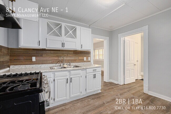Building Photo - 811 Clancy Ave NE