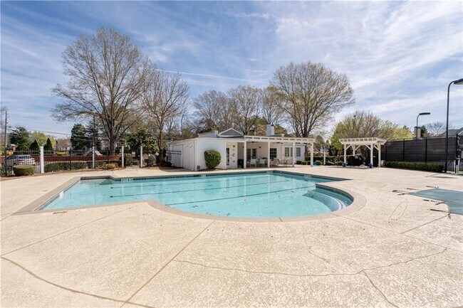 Building Photo - 3308 Fieldwood Dr SE