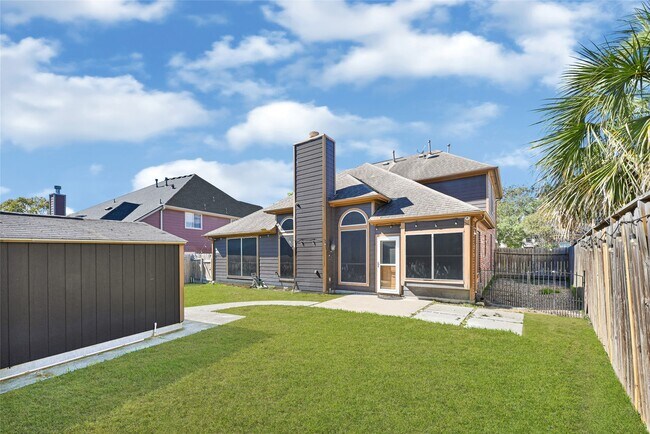 Building Photo - 8514 Discus Dr