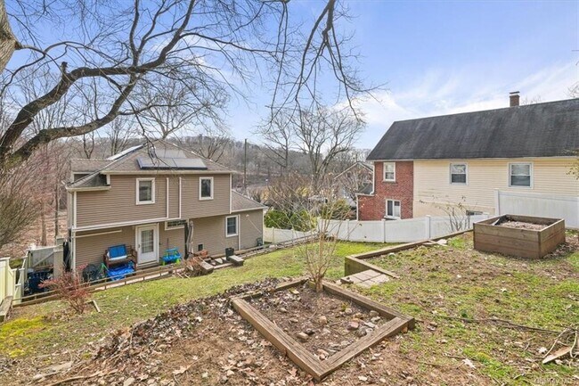 Building Photo - 125 S Kensico Ave