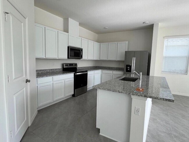 Building Photo - 9112 Westside Hls Dr