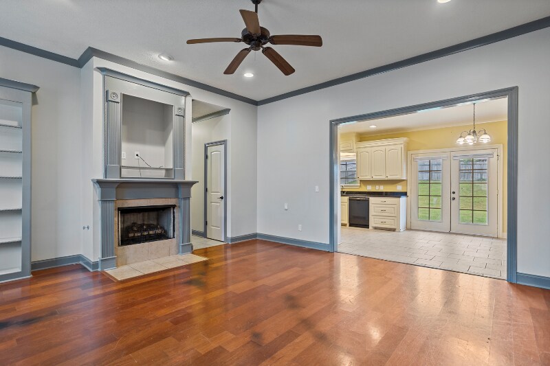 Building Photo - 420 Silver Hill Dr