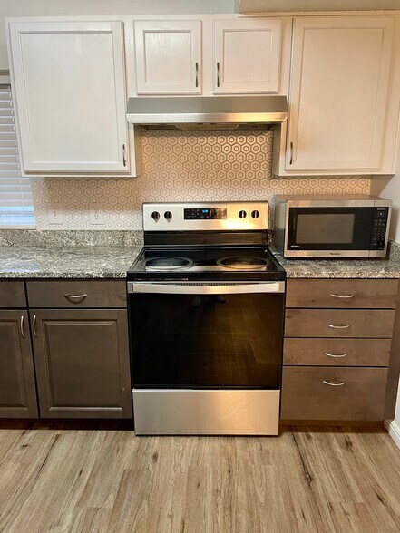 Building Photo - 2406 E 1170 S