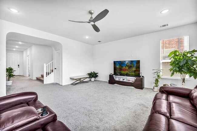 Building Photo - 232 Bougainvillea Lp