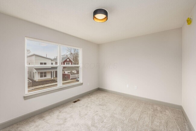 Building Photo - 90 N Princeton Ave