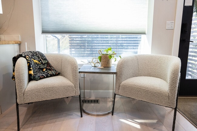 Building Photo - 255 Matterhorn Dr