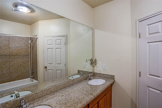 Building Photo - 9400 Bellaire Blvd