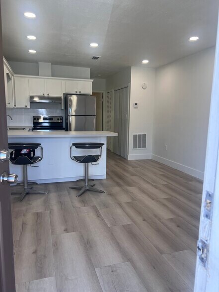 Kitchen/ Living Room 2 - 1214 SW 30th Pl