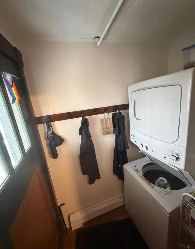 Building Photo - 52 Everett St