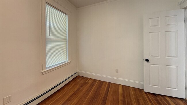 Building Photo - 50 Lithgow St