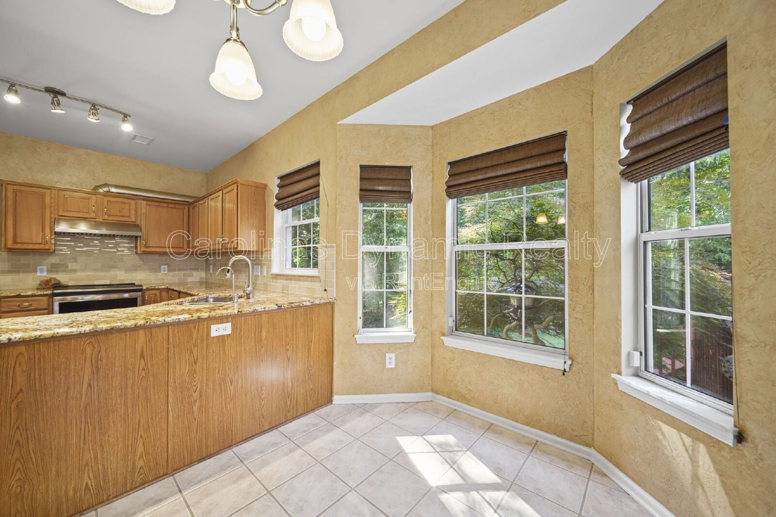 Building Photo - 2812 Redfield Dr