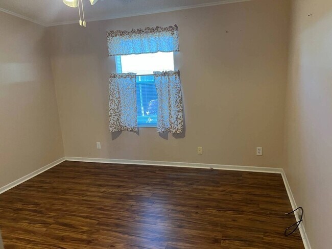 Building Photo - 5870 SW 59th St