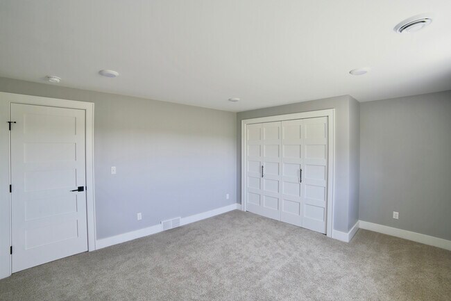 Building Photo - 1830 22nd St S