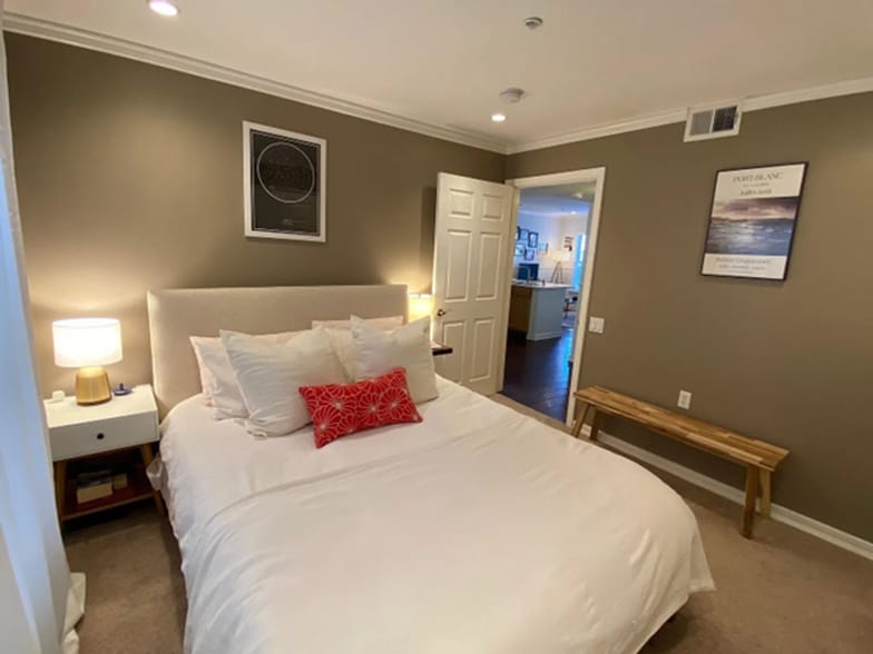 Building Photo - 1661 N Washington St