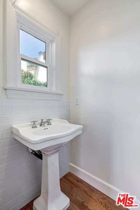 Building Photo - 503 N Vista St