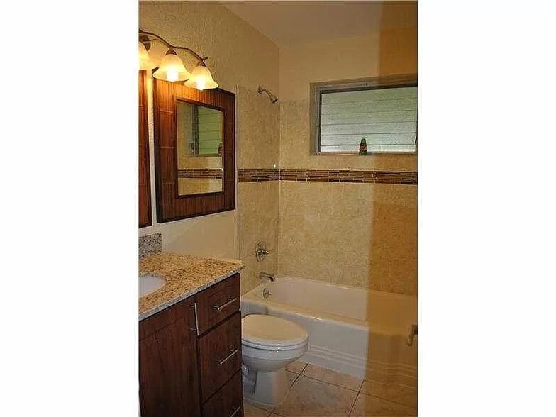 guest bathroom - 3345 Hayes St