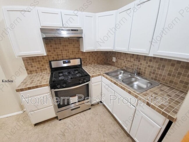 Building Photo - 3420 Morehead Ave