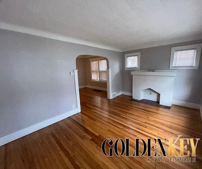 Building Photo - 15745 Cherrylawn St