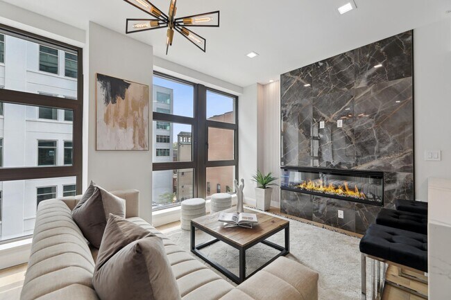 Primary Photo - 72 York St