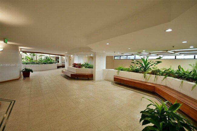 Building Photo - 170 Ocean Ln Dr