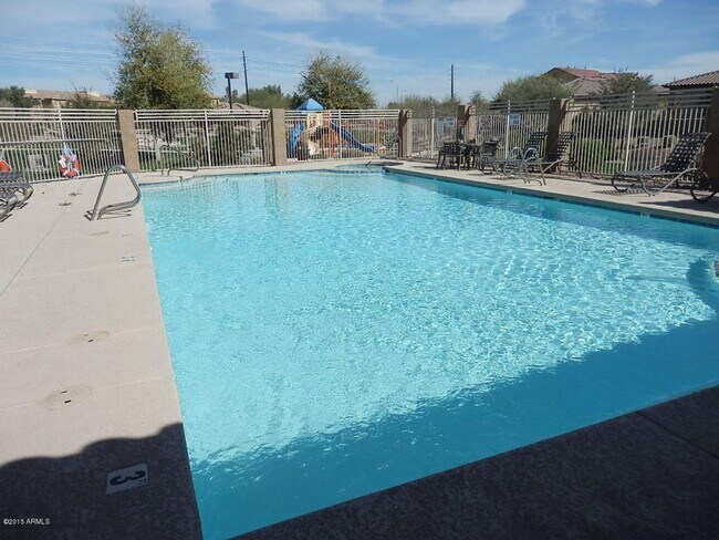 Building Photo - Gorgeous 4 Bed 3 Bath home located in Chandler