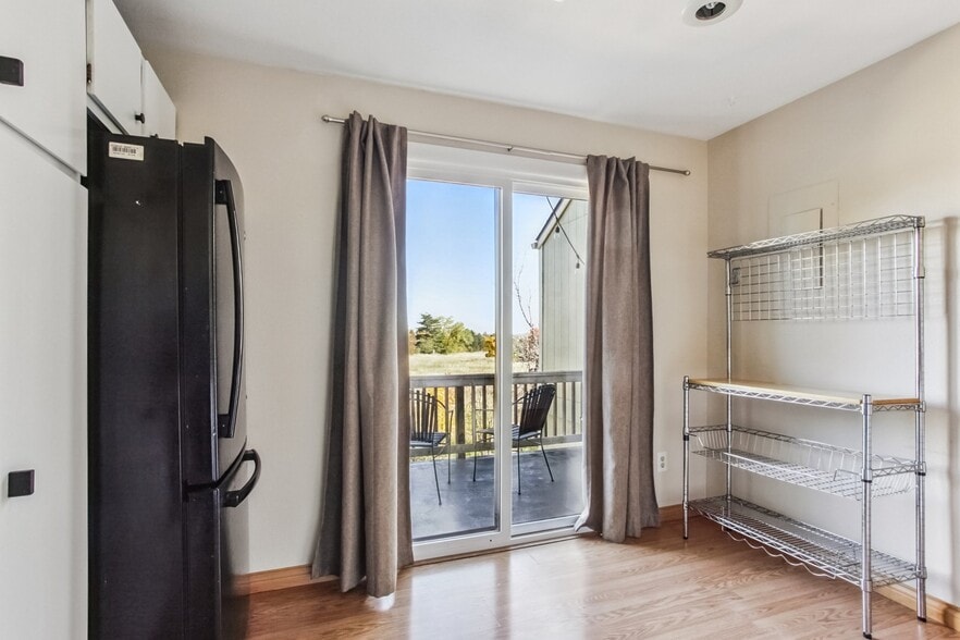 Kitchen to deck - 3387 Cripple Creek Trl