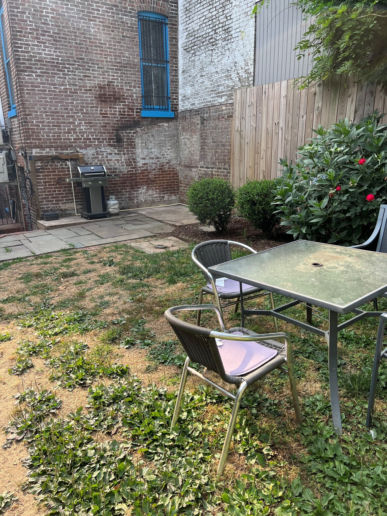 Building Photo - 215 5th St SE