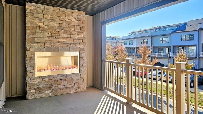 Building Photo - 43369 Southland St