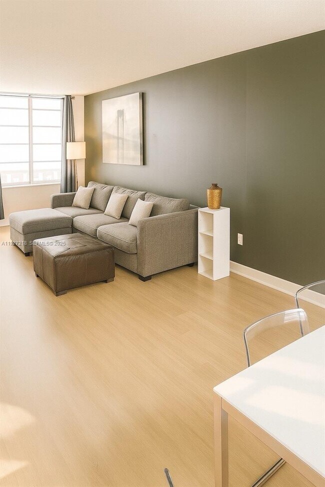 Primary Photo - 1732 Meridian Ave