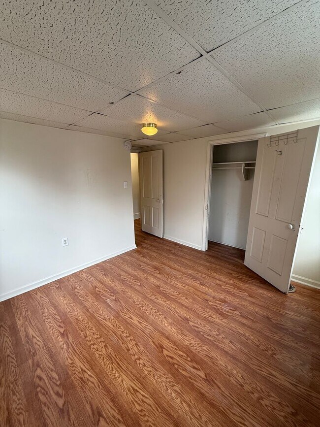 Building Photo - 133 E Commerce St