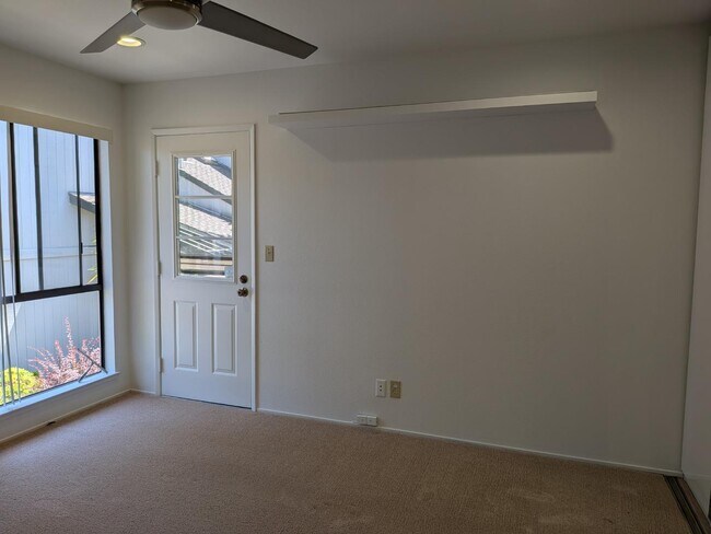 Building Photo - 217 Ada Ave