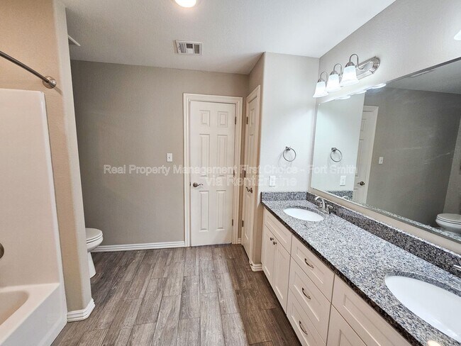 Building Photo - 6632 Leightyn Ln