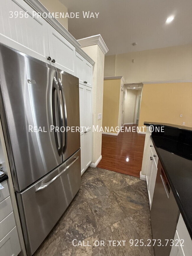 Building Photo - 3956 Promenade Way