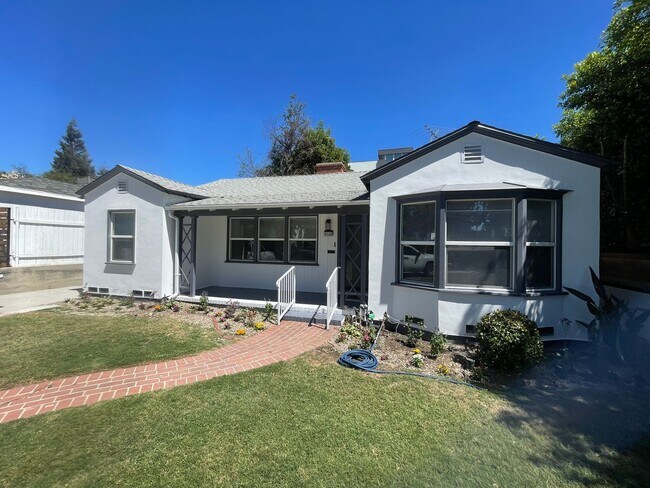 Building Photo - 4132 Vantage Ave