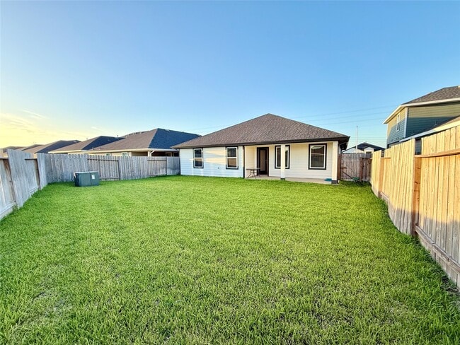 Building Photo - 31611 Farlam Farms Trl