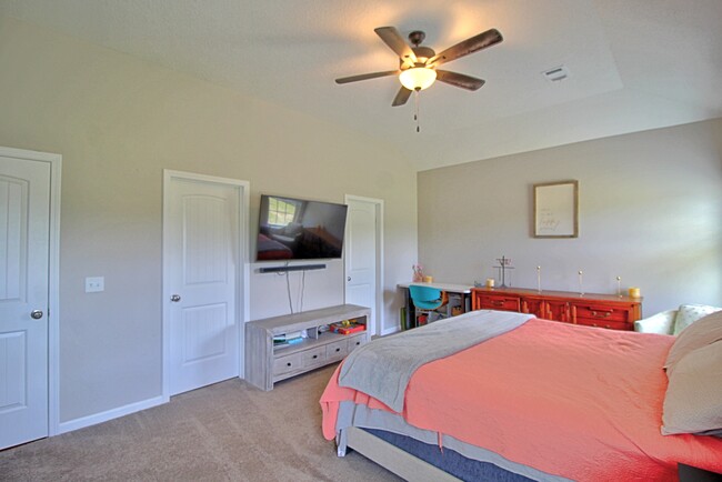 Building Photo - 50 Sunflower Cir NE