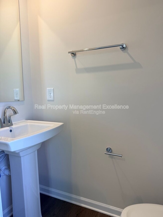 Building Photo - 372 Grand Silo Rd