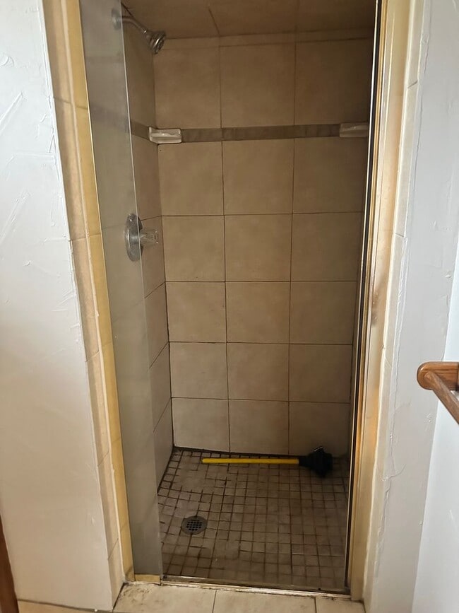 Building Photo - 3 bdrm with finished basement!