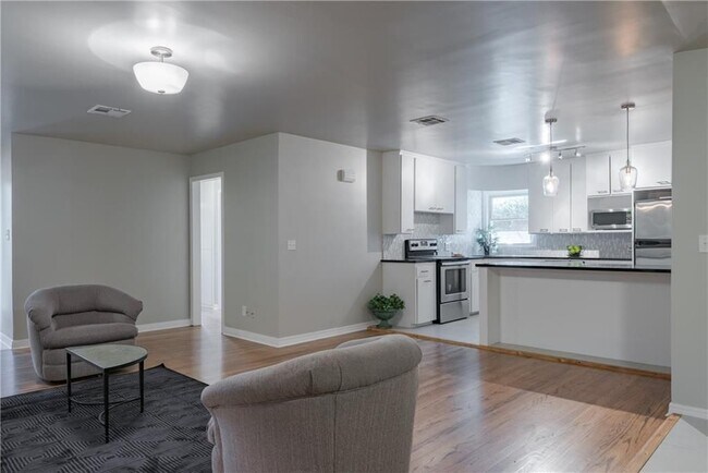 Building Photo - 4713 N Harvey Pkwy