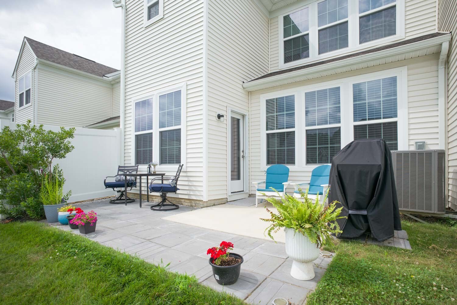Building Photo - 810 Dipper Ln