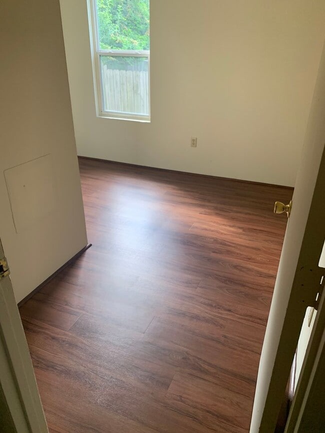 Building Photo - Apply Today! First Month Rent Free