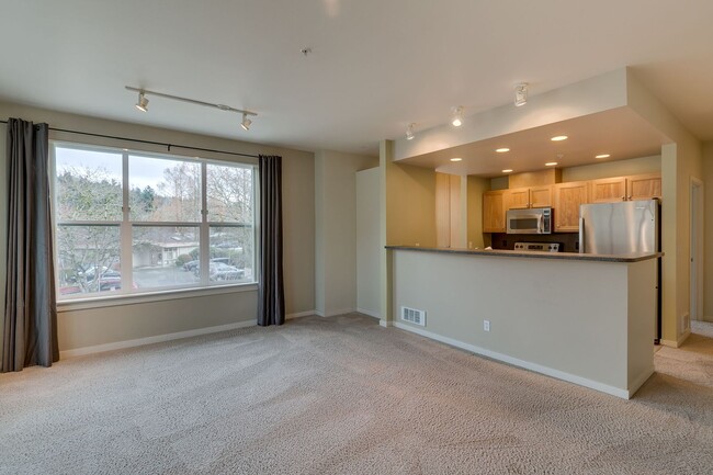 Building Photo - Spacious 2 bedroom Condo in Downtown Redmond
