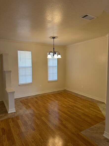 Building Photo - 1520 Indian Trl