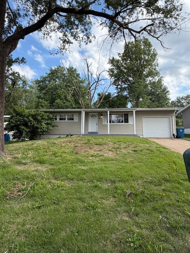 Building Photo - Spacious 3 Bedroom Rental - Ready for Immediate Move-in!