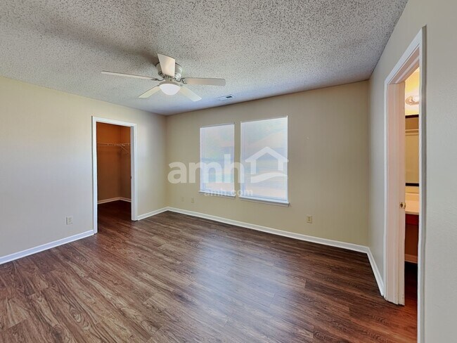 Building Photo - 2092 Meadowlark Ln