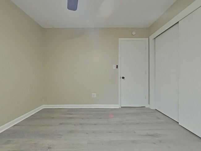 Building Photo - 285 Decatur Dr