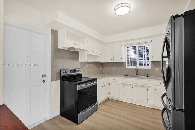 Building Photo - 5781 SW 25th St