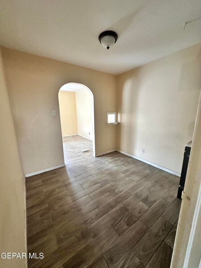 Building Photo - 2606 Sacramento Ave