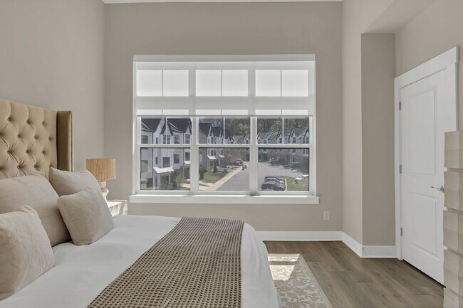 Building Photo - Better-than-new townhome in Highlands at S...