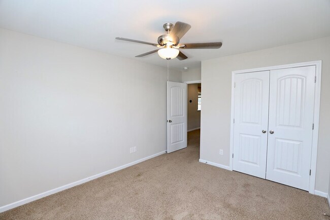 Building Photo - 3680 Moseley Dr